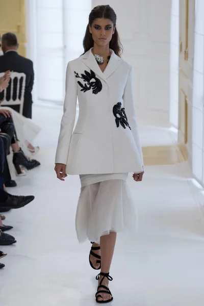 Look 12